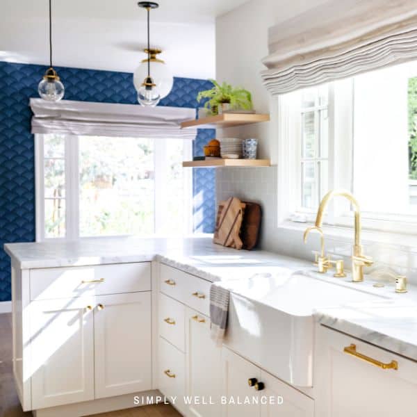 A clean and clutter-free kitchen counter