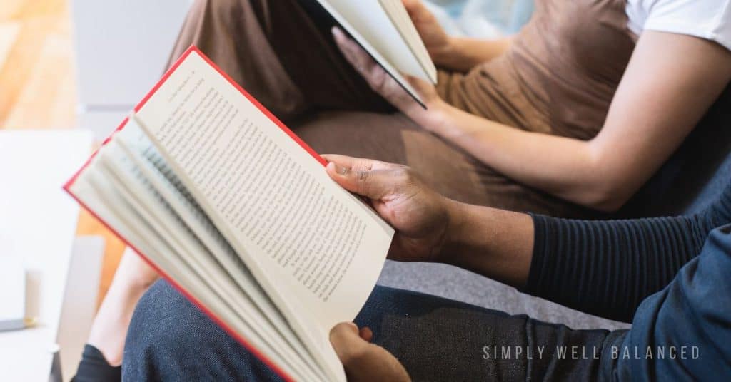 Couple reading together - Cozy daytime date idea. 