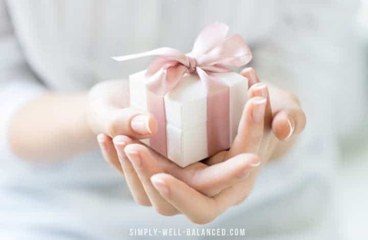 The Best Minimalist Gifts for Her This Year