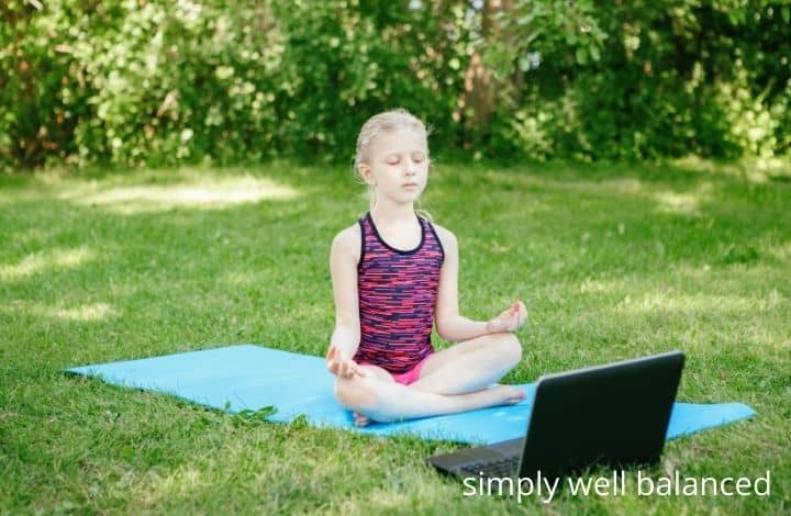 Relaxing kids activities: virtual yoga class for kids